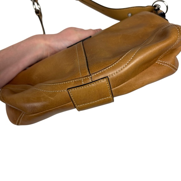 Coach Rare 2004 Hampton Top Handle Honey Leather Baguette Bag - Picture 5 of 9